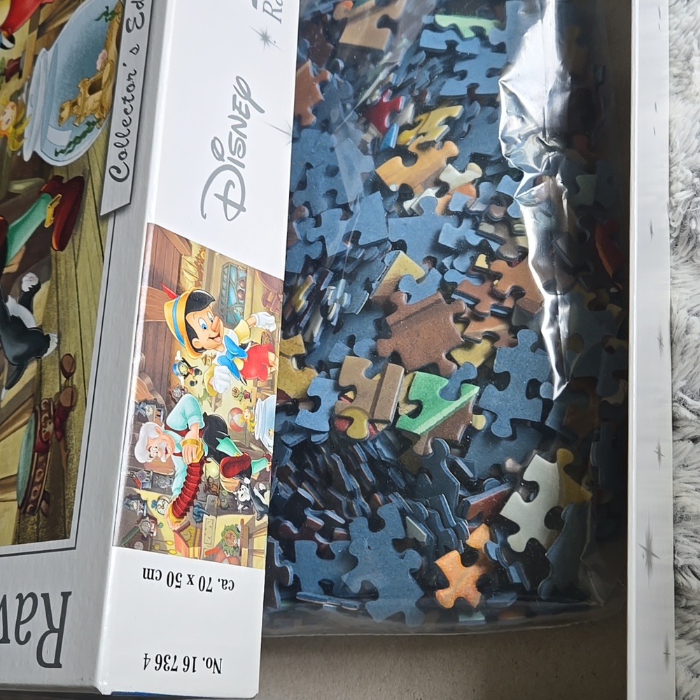 Disney Collector's Edition Ravensburger Pinocchio Puzzle 1000 Pieces - Picture 3 of 5